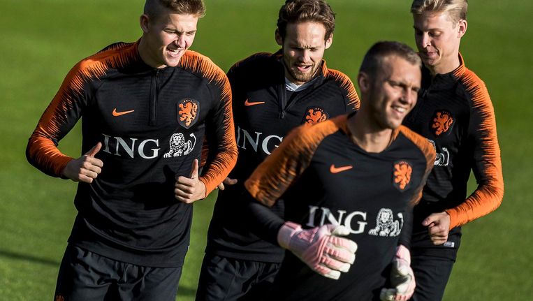 De Ligt, Blind en De Jong deze week op de training van het Nederlands elftal in Zeist. Beeld Pro Shots