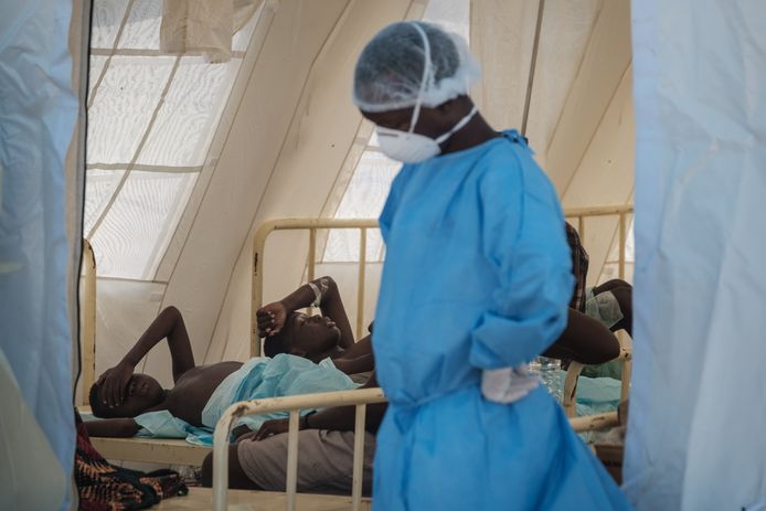 Cholera-patiënten worden behandeld in Beira in Mozambique.
