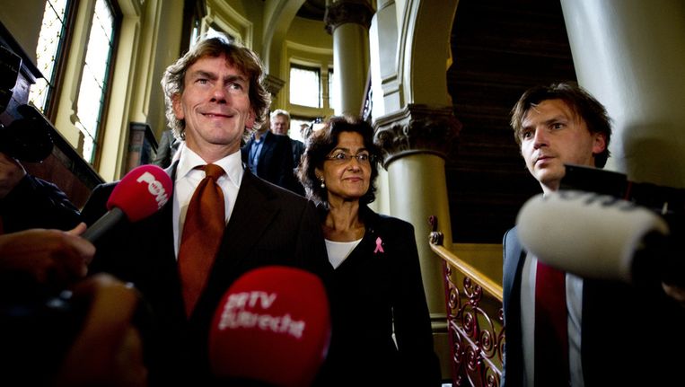 Ad Koppejan en Kathleen Ferrier in oktober 2010 na fractieberaad van het CDA over het regeer- en gedoogakkoord. De fractie stemde uiteindelijk unaniem in. Beeld ANP