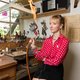 Cristel Sijmons maakt sieraden van botten en as