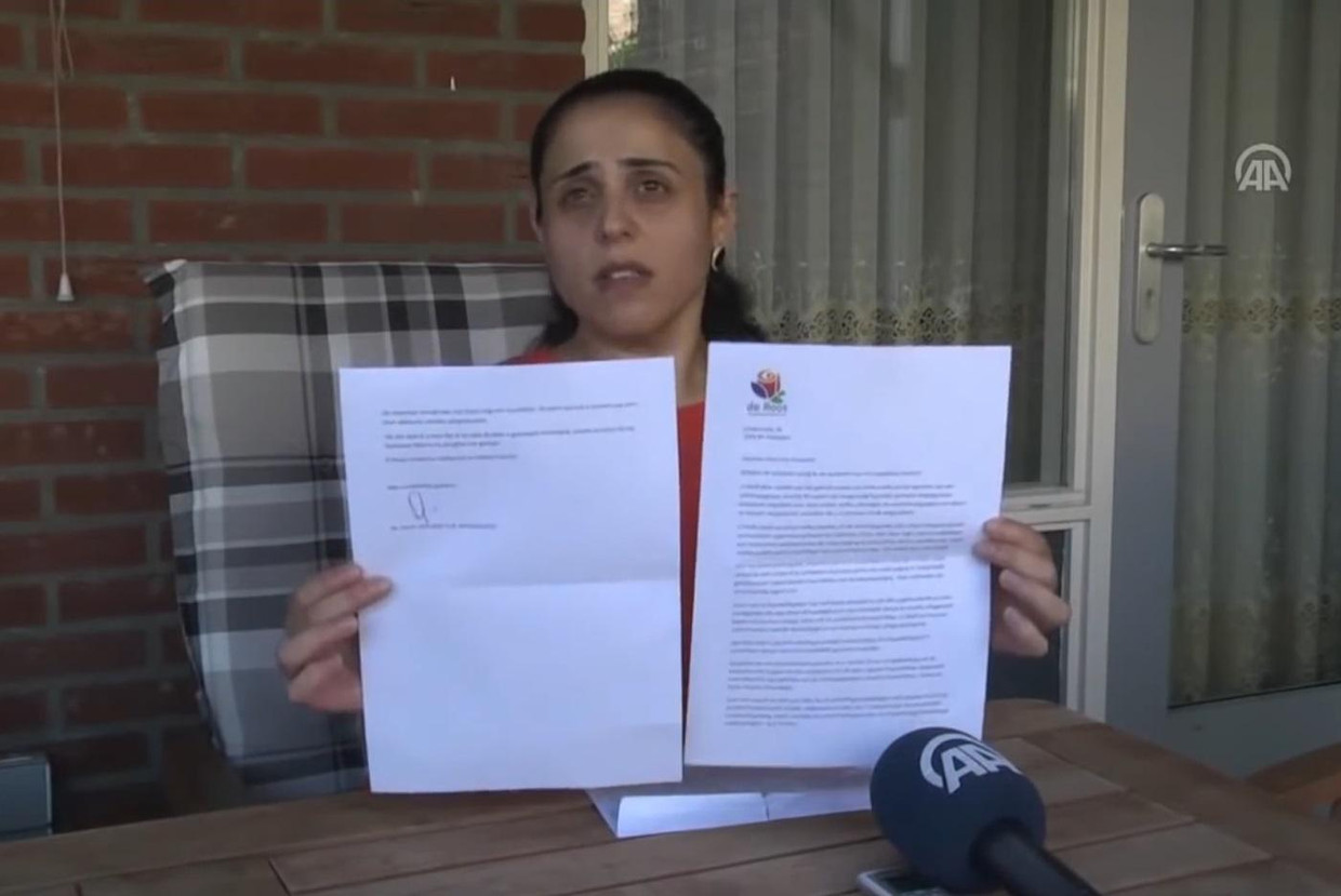 'Hoe kan ik met een gerust hart mijn kinderen naar die school sturen?', zegt moeder Nefise tegen het Turkse staatspersbureau. Beeld   