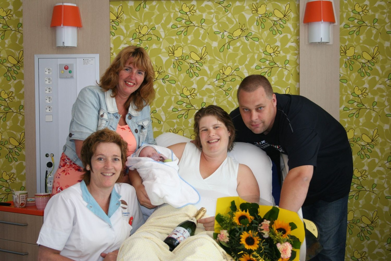 Joris Graven eerste baby in Nijmeegs geboortehuis | Foto | gelderlander.nl