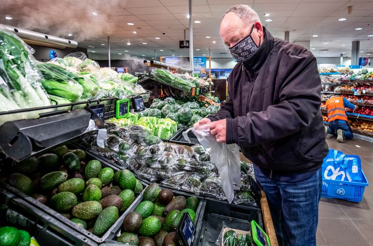 Albert Heijn Stopt Met Plastic Zakjes Op De Groenteafdeling Gek Dat Ze Er Nog Zijn De Volkskrant