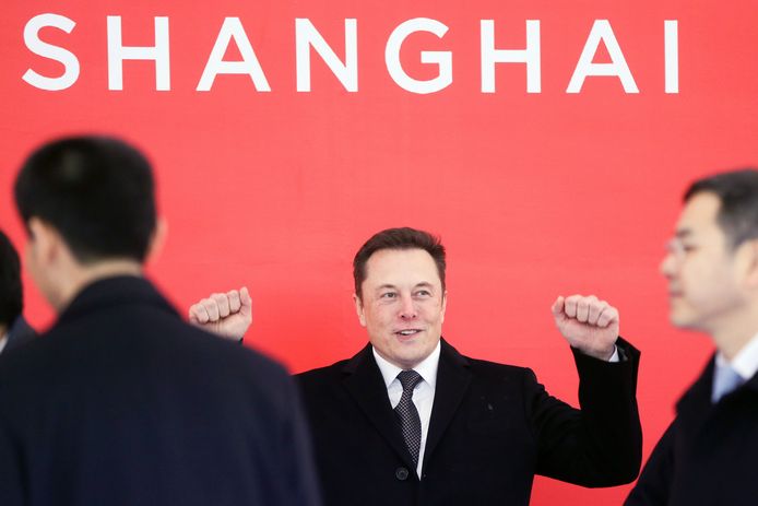 Eem blije Tesla-CEO Elon Musk in Peking, eerder deze maand