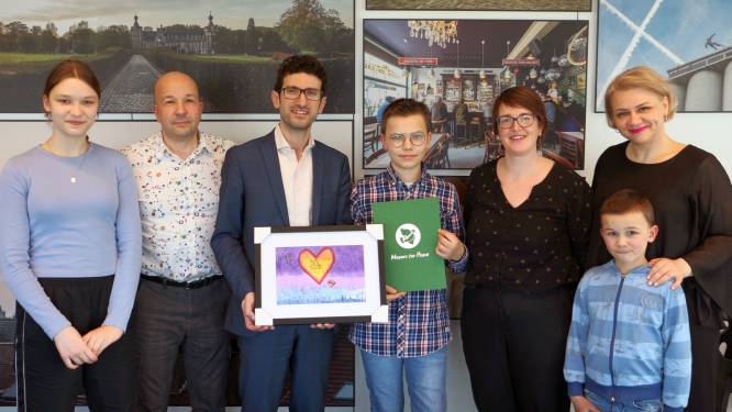 Internationale prijs voor 12-jarige Jakub uit Leuven: “Het kleine hartje met de Oekraïense vlag toont dat ik aan de oorlog denk”