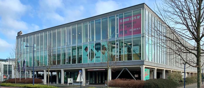 Het pand van MBO Amersfoort, waar vmbo-school Het Element voor een periode van drie jaar intrekt op de tweede verdieping.
