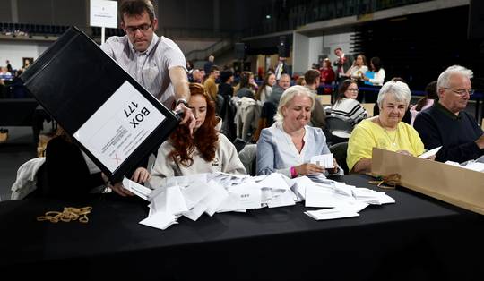 34 procent van de stemmen, 64 procent van de zetels: ‘Resultaat Britse verkiezingen nog nooit zo scheefgetrokken als nu’
