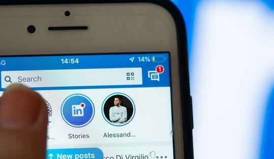 ‘Bro coding’ op LinkedIn? Vrouwen zien bereik fors toenemen na aanpassen geslacht naar ‘man’