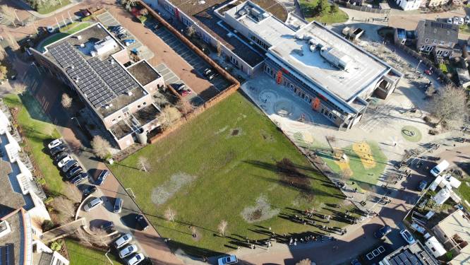Twenterand pakt speelveld af van basisschool in Den Ham, onderwijskundige in de bres: ‘Hier kun je hooguit luchten’
