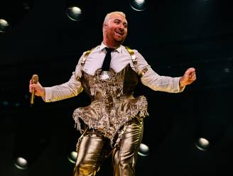 Sam Smith moet optreden in Manchester stopzetten na vier nummers: “Ik voelde dat er iets mis is”
