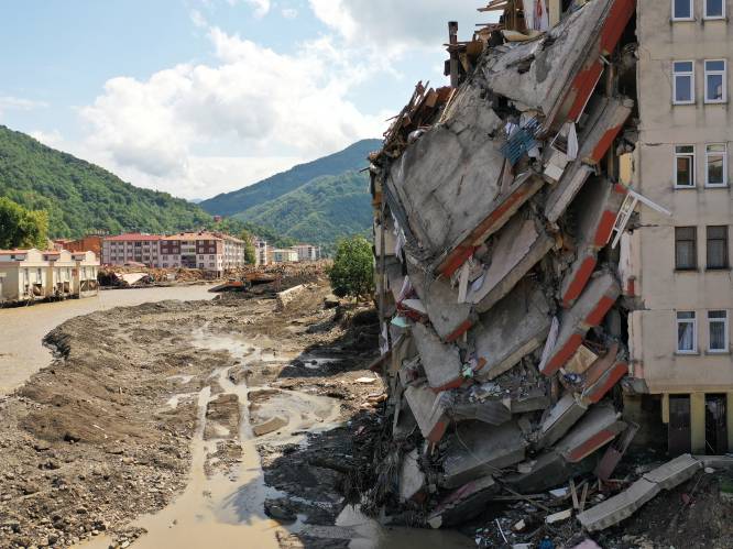 Dodental van plotse overstromingen in Turkije overstijgt nu al de 50