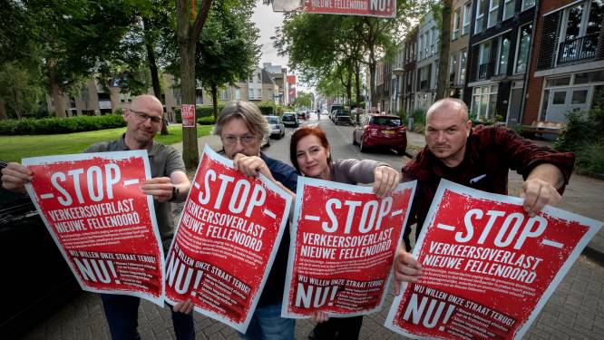 Omwonenden Kruisstraat Eindhoven zijn het beu: spandoek en posters tegen overlast door verkeersmaatregelen