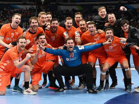 Gehavende handballers laten zich niet kennen en houden zicht op halve finale EK