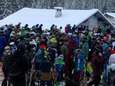 Oostenrijkse skigebieden kunnen toestroom skiërs niet aan, honderden Britten ontvluchten quarantaine in Zwitsers skioord