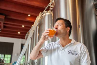 Bierbrouwerij De Uddelaer gesloten, eigenaar Jacques Brinkman kiest voor terugkeer naar oude liefde