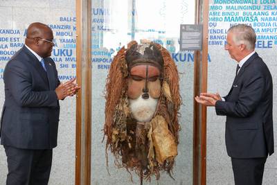Un masque sacré, restitué au Congo par la Belgique, réveille les violences interethniques
