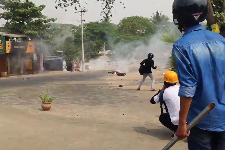 Screenshots of a video showing a demonstrator being shot.  Image AFP