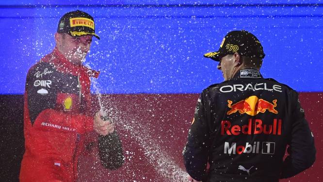 Verstappen en Leclerc dwingen elkaar ook aan Rode Zee tot uiterste: ‘Laat elke race dit seizoen maar zo zijn’