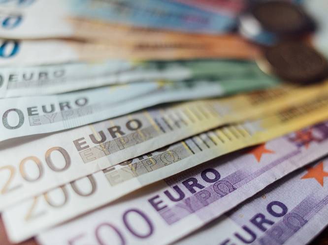 Euro zakt naar laagste peil in twee jaar