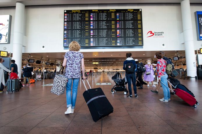 Vroege Vertrekkers Kunnen Vanaf Vandaag Al Poging Wagen Om Code Te Bemachtigen Voor Gratis Pcr Tests Vanaf Maandag Werkt Het Systeem Zeker Reizen Hln Be