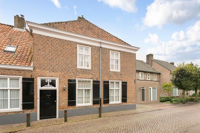 Een herenhuis, boerderij of ruïne: deze monumentale panden staan te ...