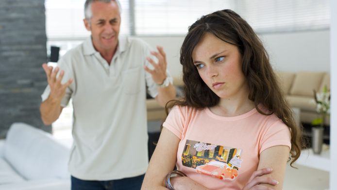 Opgelost Waarom Tieners Zo Humeurig Zijn Familie Hln Be