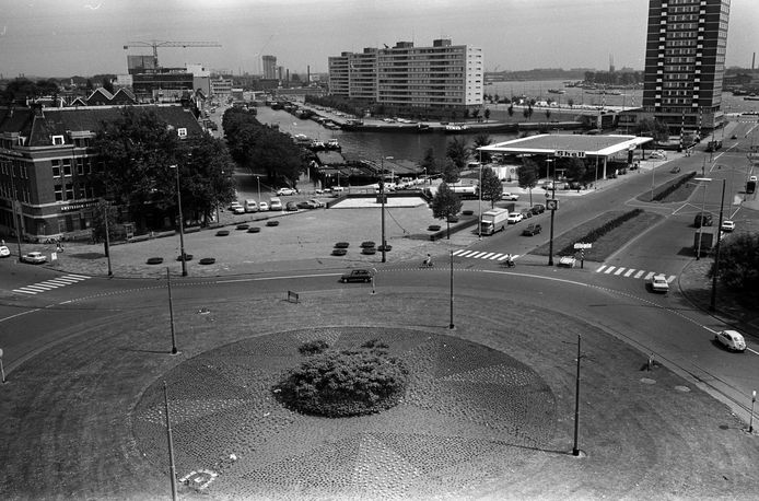 Het Oostplein in 1972. We kijken in de richting van de Admiraliteitskade, Boerengat, ’s-Lands Werf en Maasboulevard