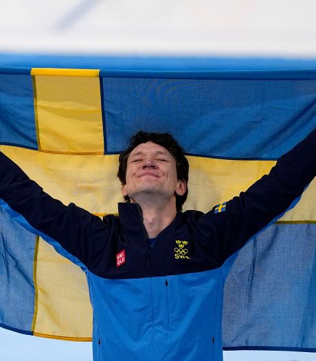 Emoties na gouden race Nils van der Poel: ‘Je hoopt als kind dat die trainingsuren zich ooit uitbetalen’