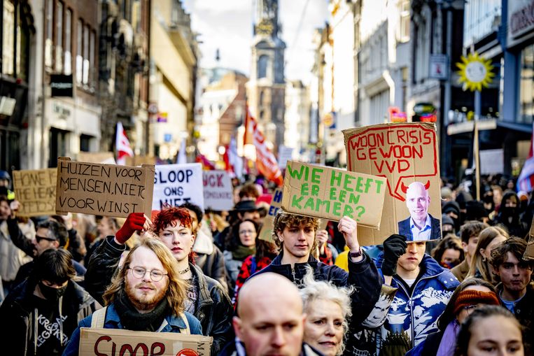 Demonstranten tijdens het woonprotest in Amsterdam.  Beeld ANP