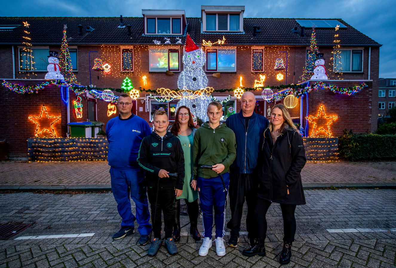 Familie Lok gaat los met kerstversiering ‘Extra sfeer kunnen mensen in