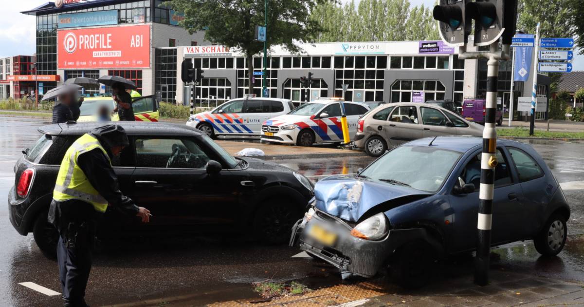 Betrokkenen vluchten na ongeval in Veenendaal.
