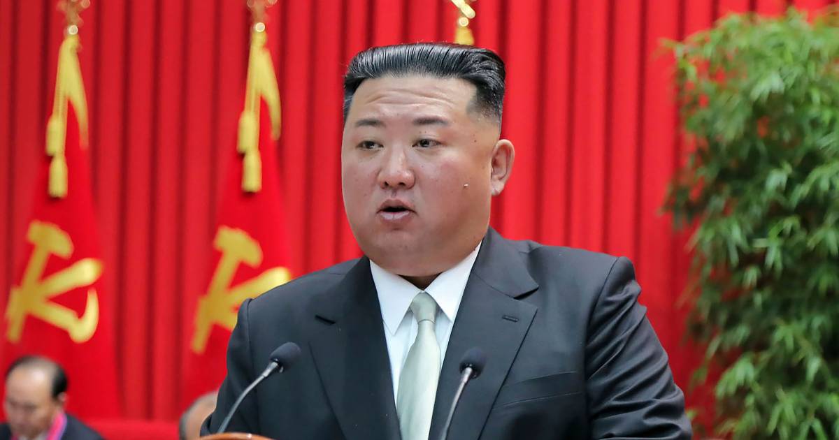 La Corée du Nord lance un missile balistique et menace une action militaire plus dure |  À l’étranger