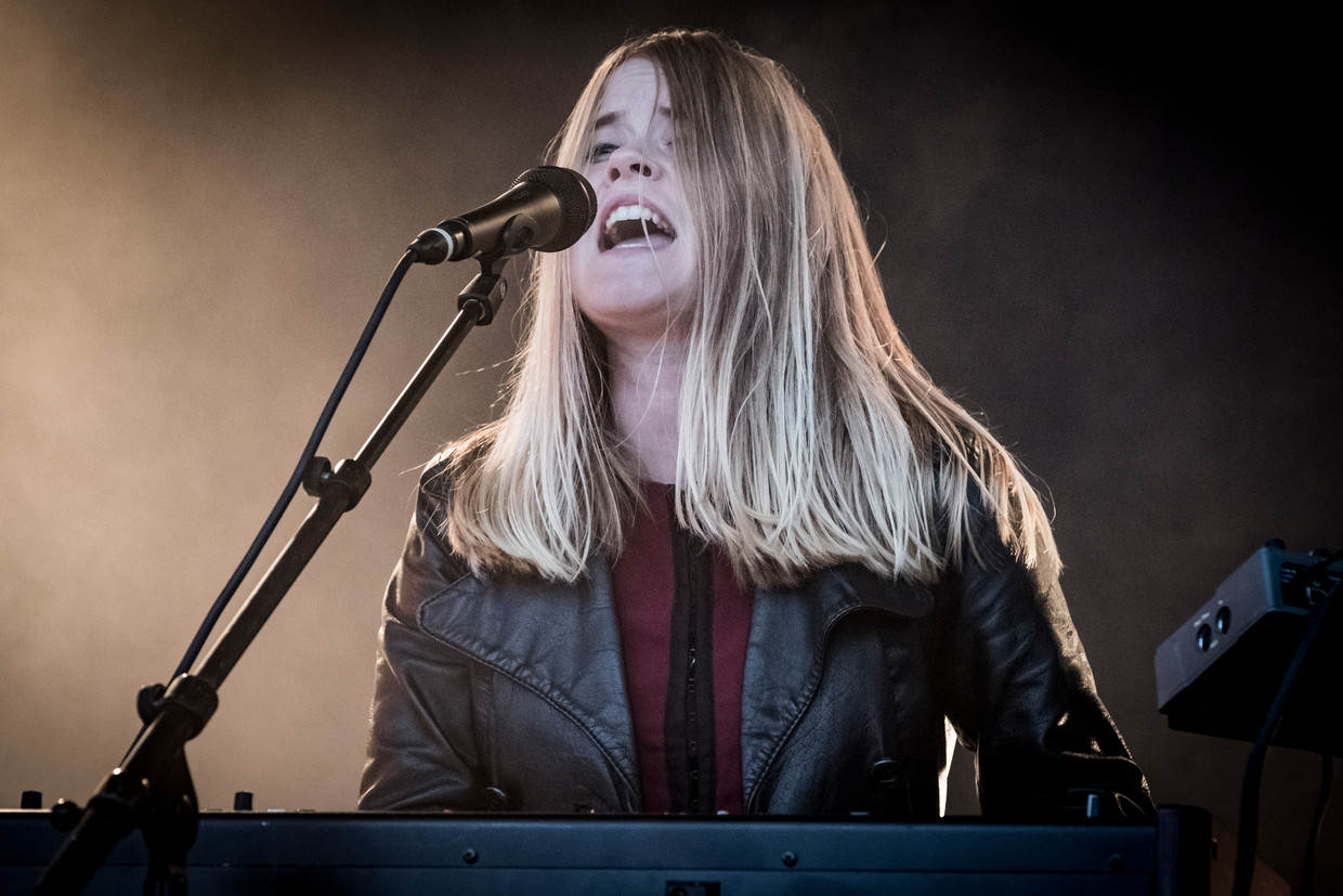 De Zweedse Anna von Hausswolff tijdens een concert. ‘Een satanische zondares’, volgens Franse ultrakatholieken. Beeld Gonzales Photo/Avalon
