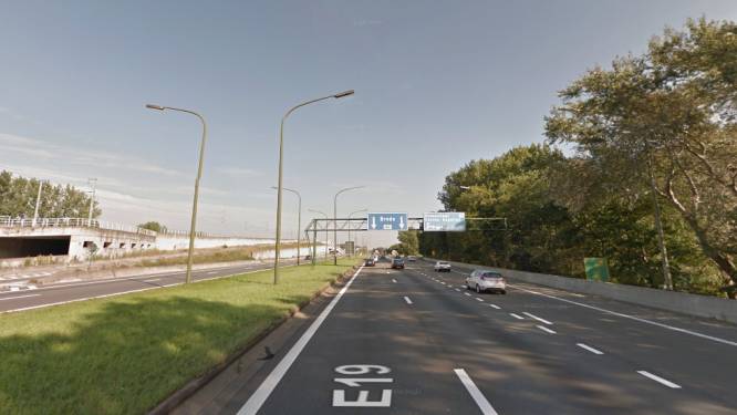 Een uur file op E19 richting Antwerpen vanaf Sint-Job-In-'t-Goor: ongeval met vrachtwagen