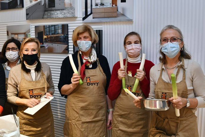 Soroptimist Roeselare-Roslar bezorgt vzw Onze Kinderen een warme kerst