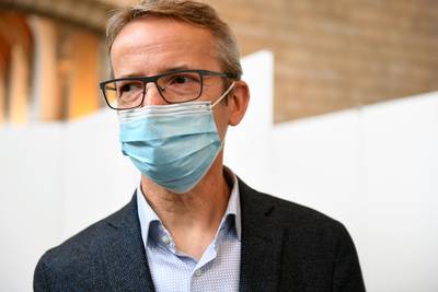 Testsysteem van KU Leuven kan volgens rector Luc Sels veel meer potentiële besmettingen opsporen