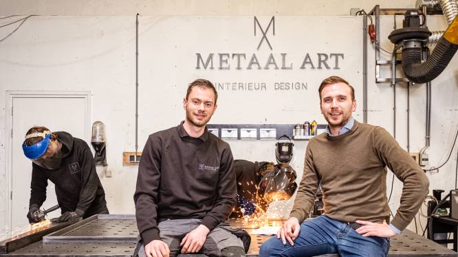 Een wenteltrap van staal? Metaalkunstenaars Arthur (30) en Jordy (28) draaien hun hand er niet voor om