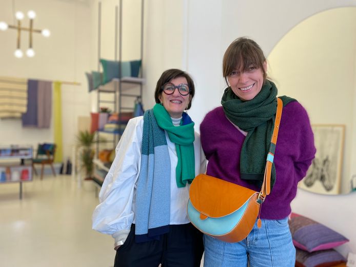 partitie maximaal Bewolkt Belgische ontwerpster strijkt met kleurrijke collectie neer op Brabantdam:  wollen sjaals, plaids en kussens | Gent | pzc.nl