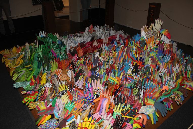 Afbeeldingsresultaat voor kunstwerk "1000 handen"