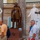 Nancy Pelosi wil omstreden standbeelden bij Capitool verwijderen