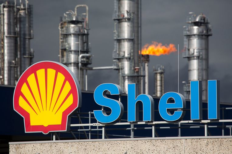 2014-10-07 00:00:00 MOERDIJK - Exterieur van het chemiecomplex van Shell. De fabrieken van Shell in Moerdijk liggen zeker tot het einde van het jaar plat om een stoomlekkage te repareren. ANP ARIE KIEVIT Beeld anp