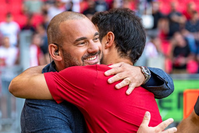 Wesley Sneijder trof wat oude bekenden in Eindhoven.