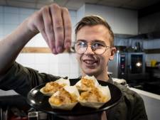 Kok Bjarne (21) maakt authentiek dessert voor Enterse preuverie: ‘Recept van oma in een nieuw jasje’