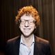 Arnon Grunberg verenigt actualiteit en verleden in zijn nieuwe toneelstuk ter ere van Nationale Dodenherdenking