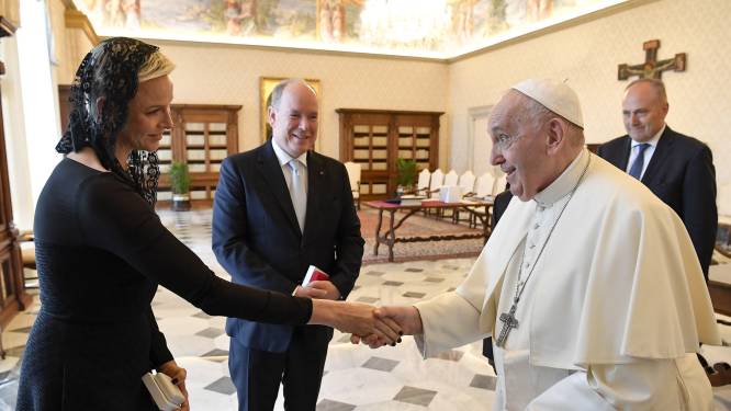 IN BEELD. Prins Albert en prinses Charlene bezoeken de paus