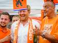 Nederlandse ministers verontwaardigd over bezoek van koning aan ‘Oranjestraat’: “Coronaregels gelden voor iedereen” 