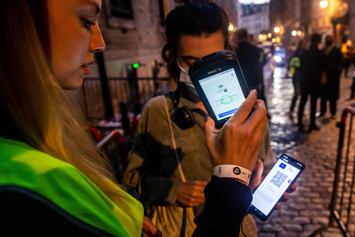 Zonder Vaccin Val Je Steeds Vaker Uit De Boot Maar Mag Dat Wel De Morgen