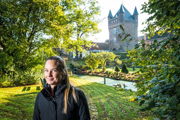 De Veluwe is het gebied om volgend jaar te bezoeken volgens Lonely Planet. Wendy Pasop uit Apeldoorn is een reismeisje, trok de hele wereld over maar de Veluwe is haar thuis. Samen met Wendy zoeken we de 5 mooiste plekjes op de Veluwe.