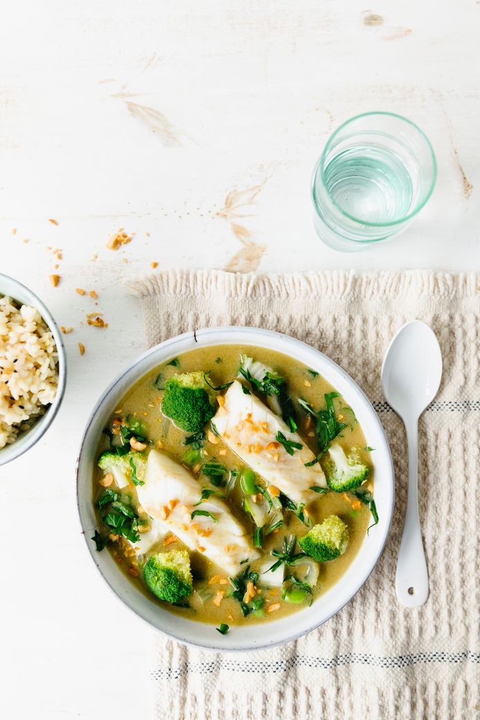 Groene curry met broccoli en kabeljauw van Sandra Bekkari