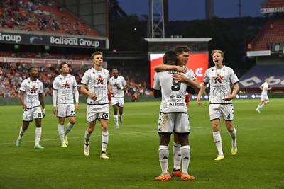 Zware thuisnederlaag voor Standard: sterk Cercle Brugge zegeviert op Sclessin